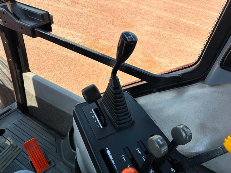 1990-case-ih-5140-image-44