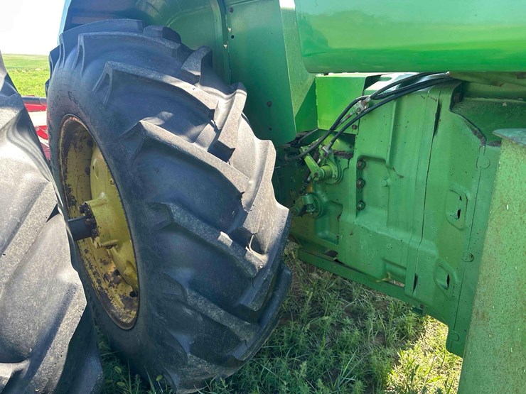 john-deere-8430-image-9