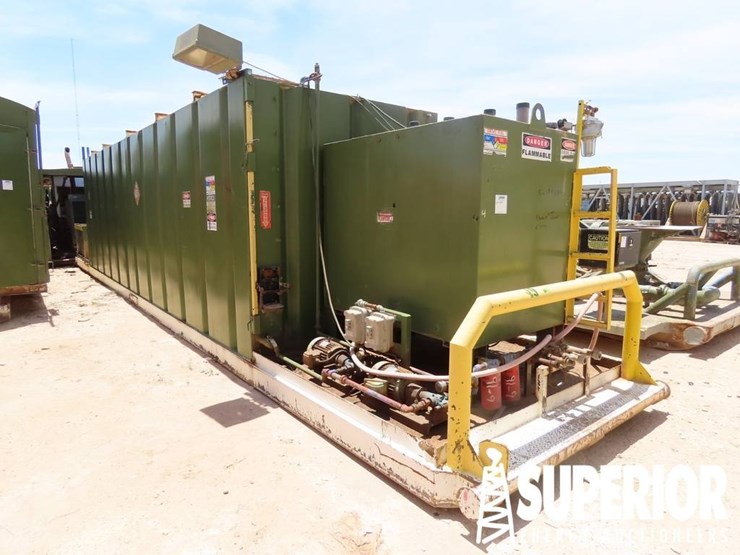 (r19-12)-8'h-x-8'w-x-30'l-crimped-steel-fuel-tank,-image-2