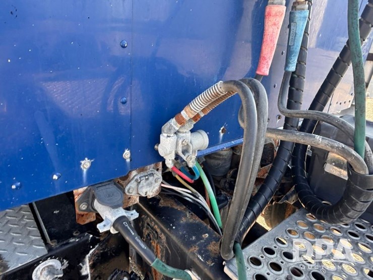 2000-kenworth-t800-image-28