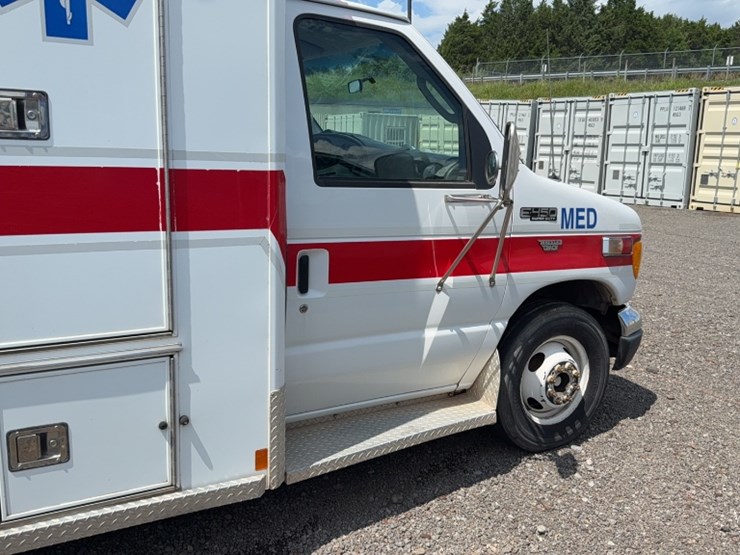 2003-ford-e450-image-6