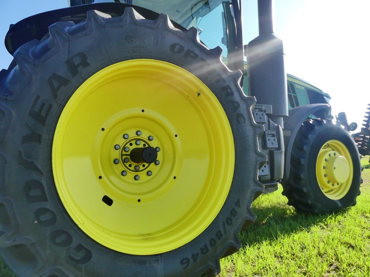 2020-john-deere-7210r-image-8