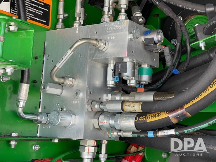 2016-john-deere-s690-image-97