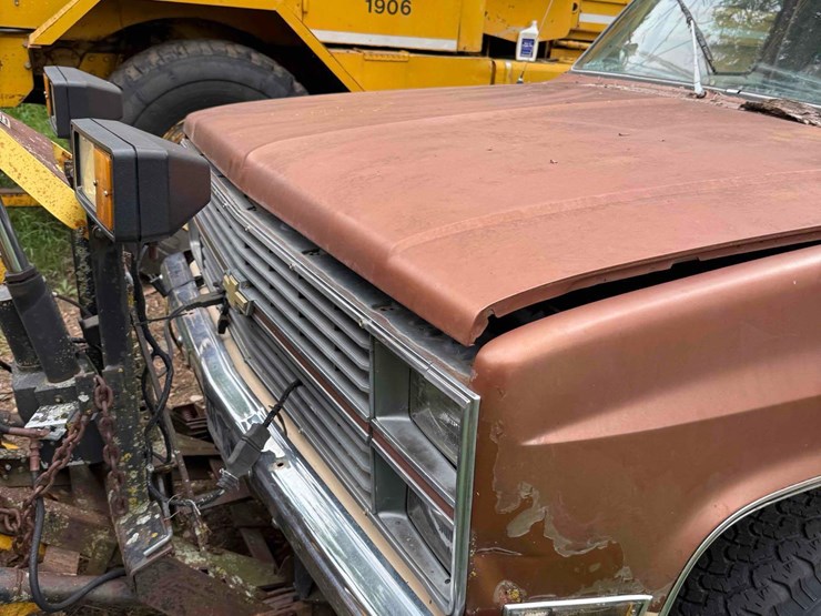 1983-chevy-silverado-10-snowplow-pickup-image-7
