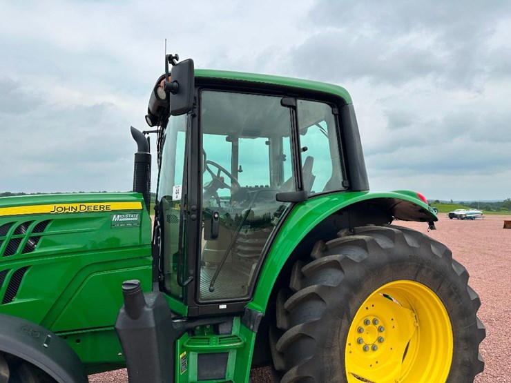 2014-john-deere-6115m-image-19