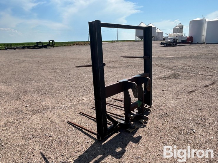 wheel-loader-bale-fork-attachment-image-3