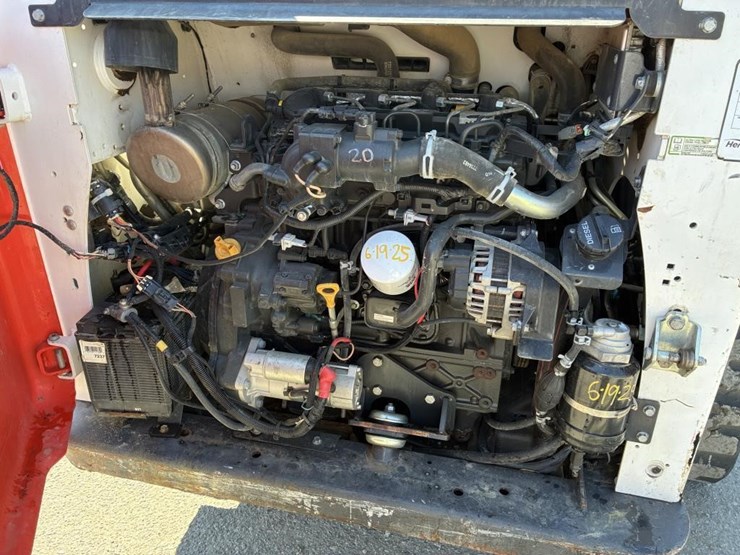 2019-bobcat-t740-image-10