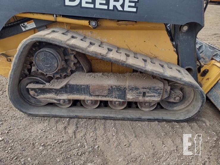 deere-323d-image-19