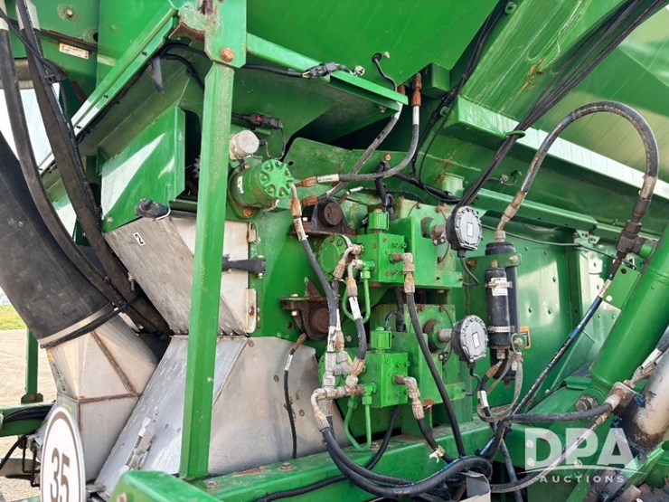 2019-john-deere-f4365-image-57