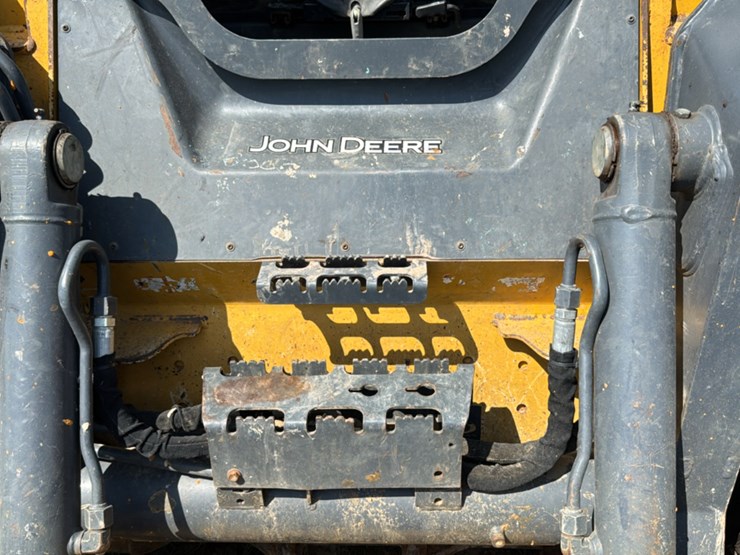 2019-deere-330g-image-38