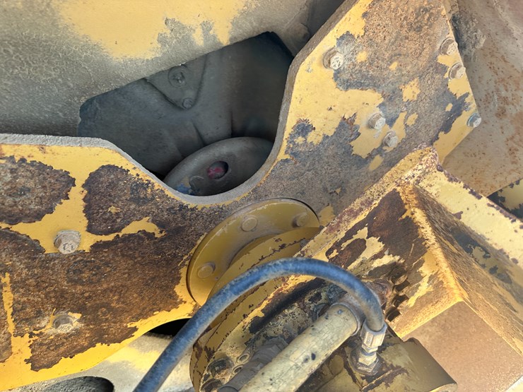 caterpillar-cb-434-image-23