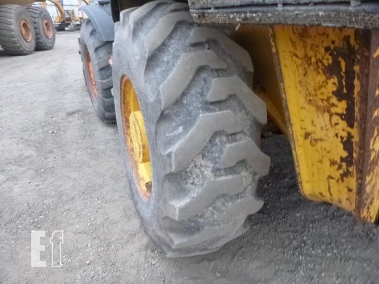2004-komatsu-wb150aws-image-25