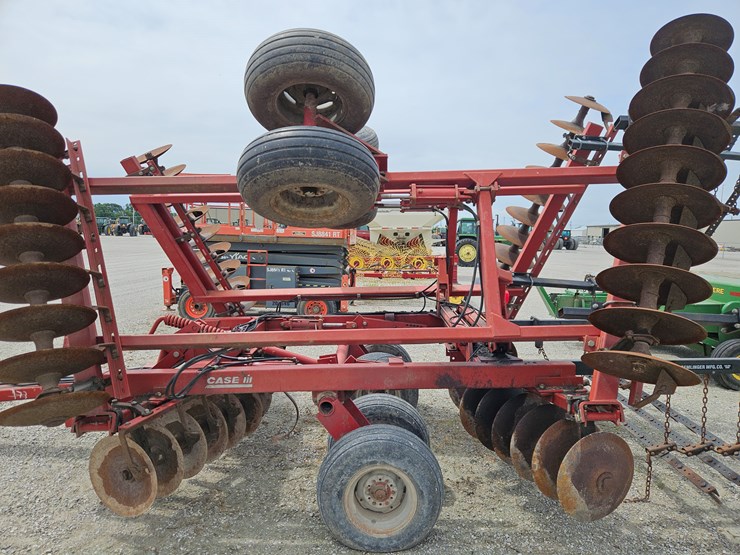 case-ih-3950-image-12