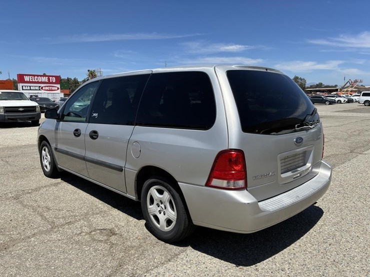 2004-ford-freestar-image-4