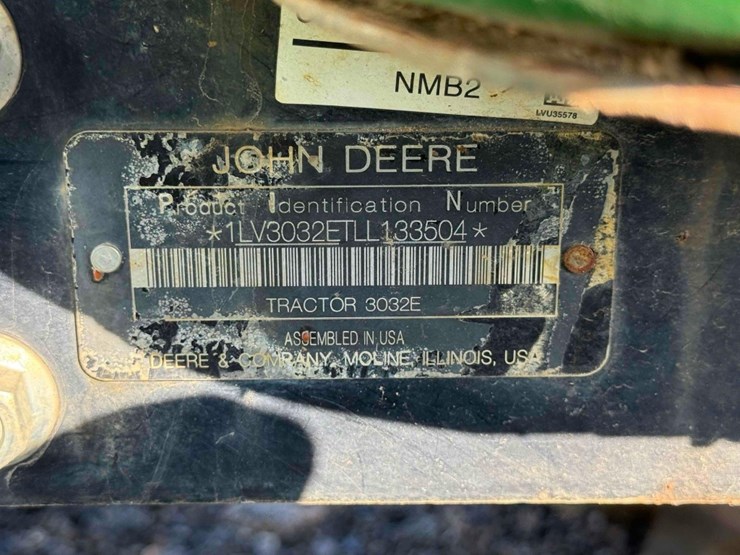 2020-john-deere-3032e-image-12