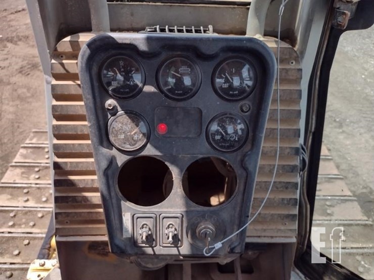 2004-caterpillar-d5g-xl-image-7