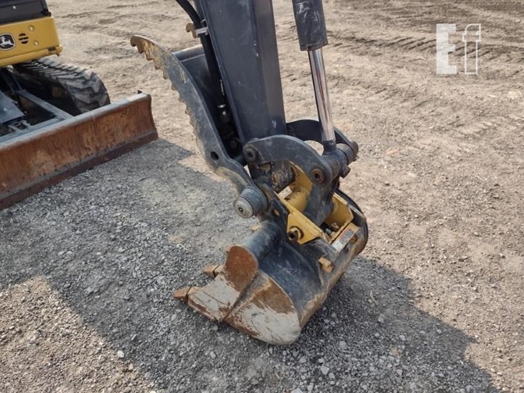 2022-deere-30g-image-17