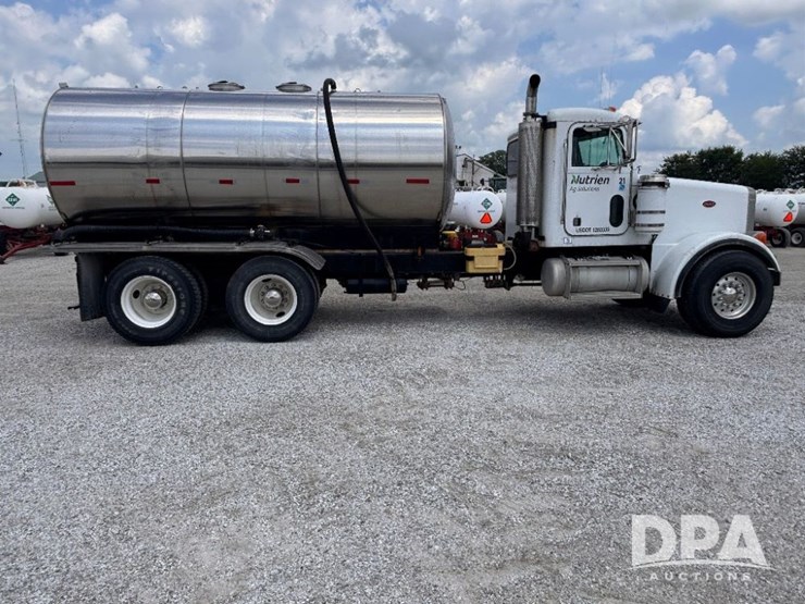2000-peterbilt-357-image-7