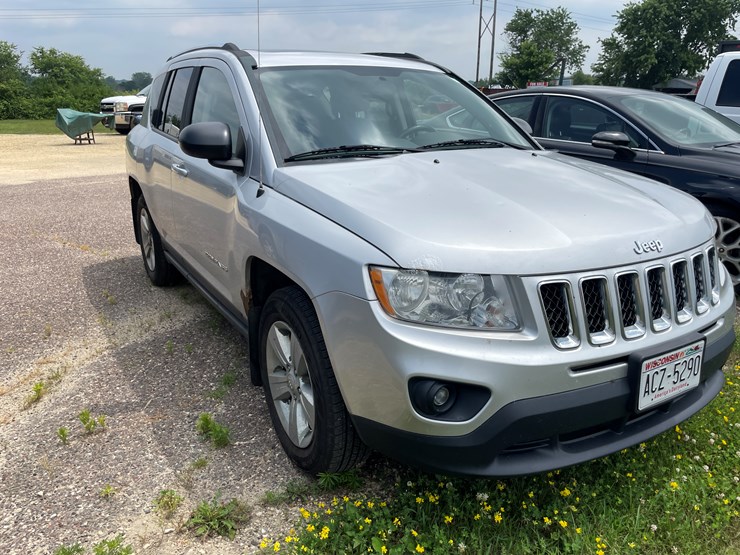 2011-jeep-compass-image-3