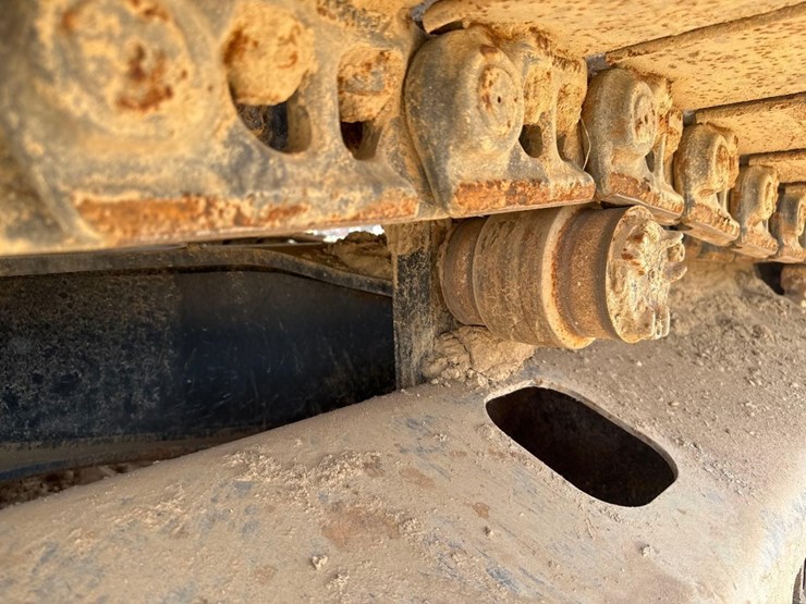 2019-caterpillar-326fl-image-11