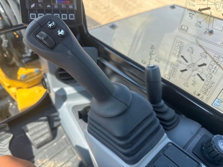 caterpillar-305cr-image-33