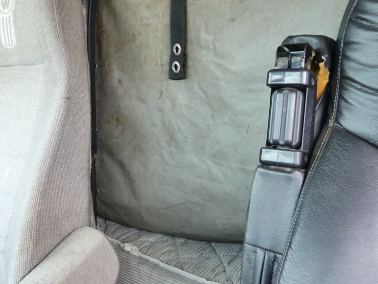 2004-kenworth-t800-image-13