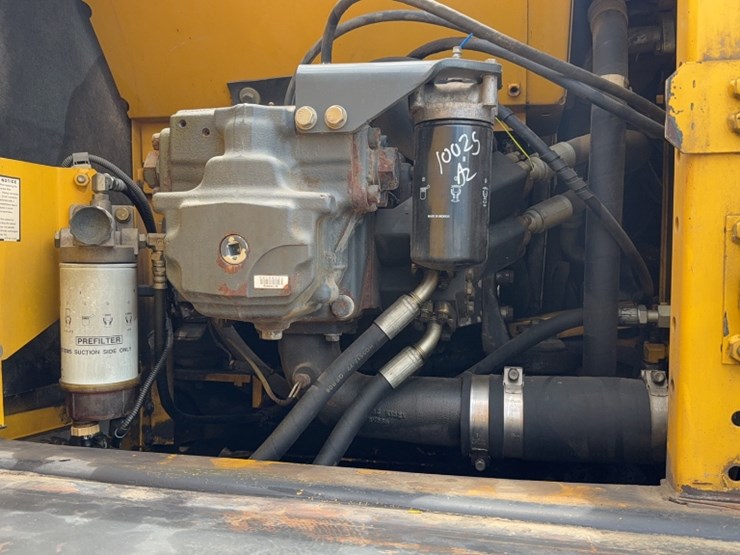 2010-komatsu-pc220-lc-image-8