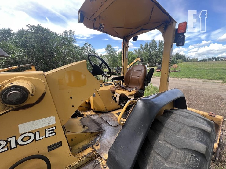 2006-deere-210le-image-7