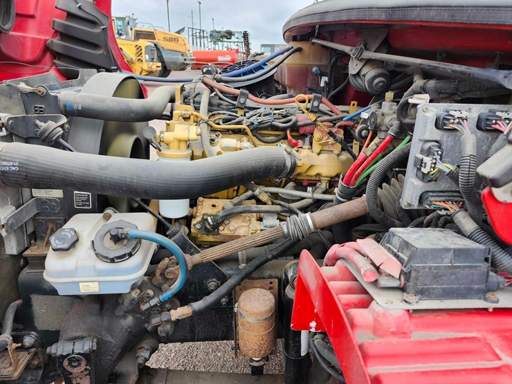 2004-freightliner-m2-chassis-image-8
