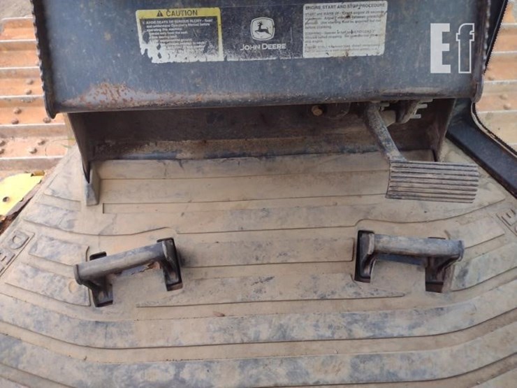 2006-deere-700j-lt-image-8