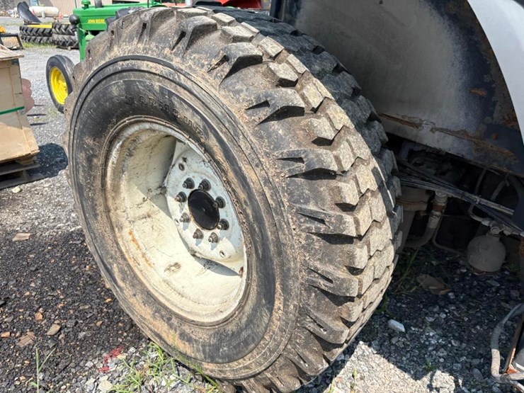 new-holland-t6020-image-7
