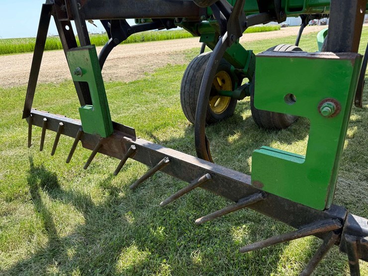 2011-john-deere-2410-image-33