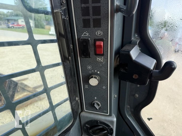 gehl-5240-image-10