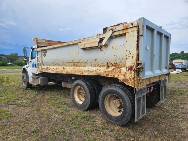 #2525-•-2006-freightliner-m2-tandem-axle-dump-truck-image-3