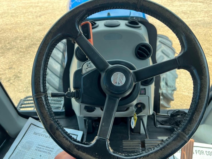 2014-new-holland-t8.360-image-29