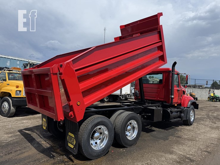 2004-mack-granite-cv713-image-4