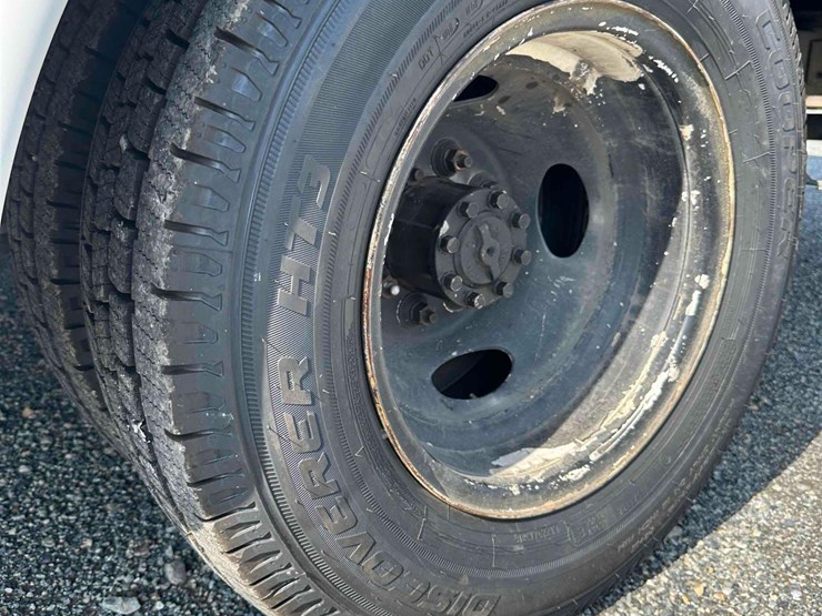 2017-ford-e450-image-23