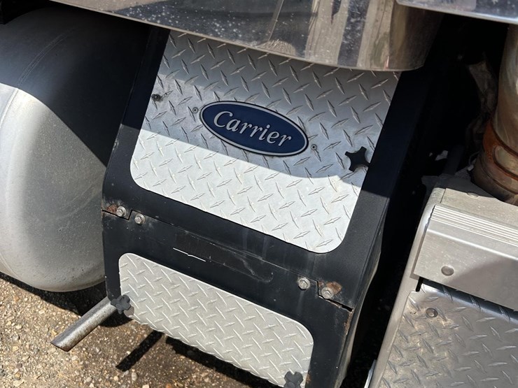 2020-peterbilt-567-image-26