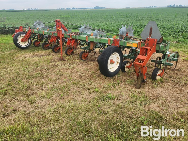 glencoe-8r30-row-crop-cultivator-image-1