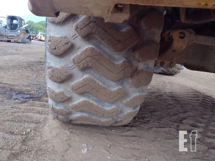 caterpillar-740-image-16