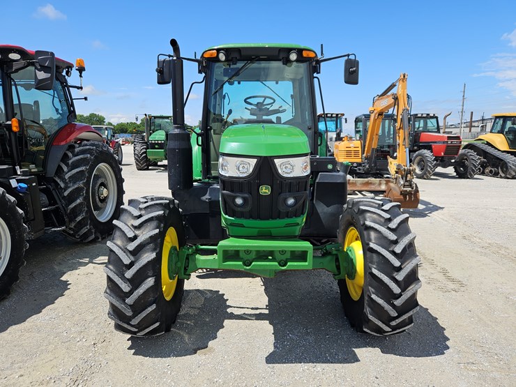 2020-john-deere-6110m-image-2