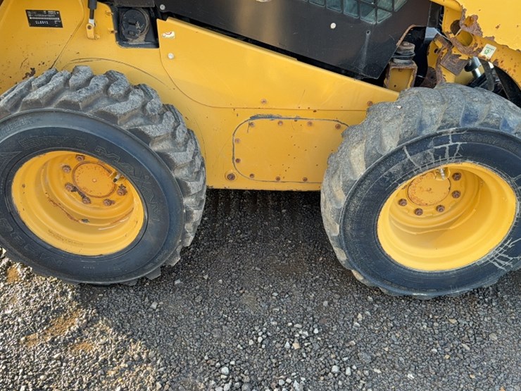 caterpillar-246-image-4