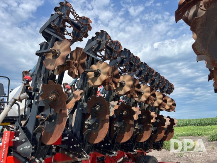 2017-kuhn-gladiator-1205-strip-till-bar-(jn2500)-image-39