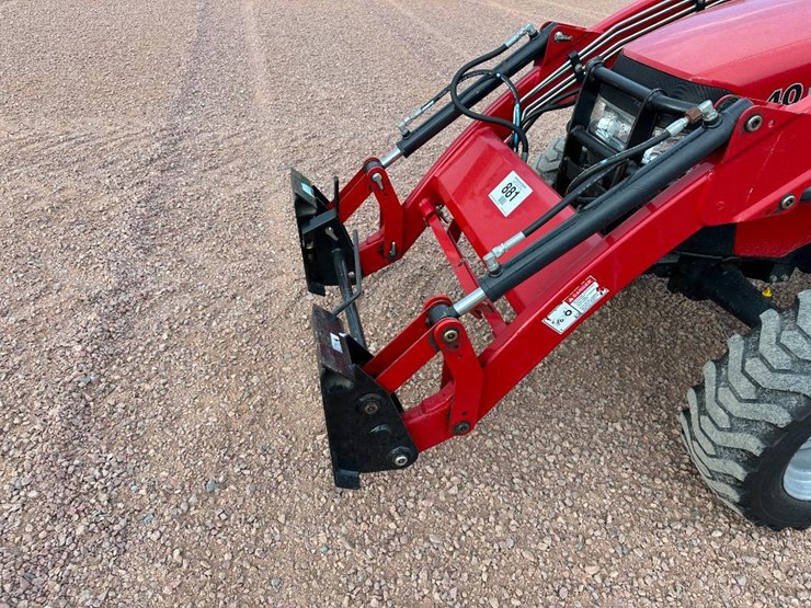 2011-case-ih-farmall-40-image-14