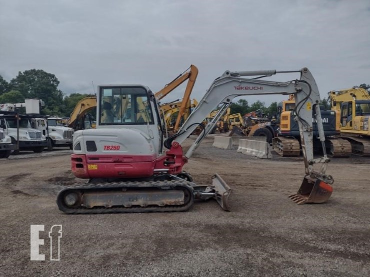 2018-takeuchi-tb260-image-3
