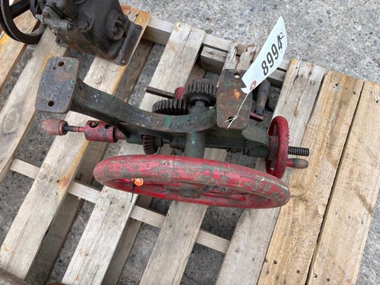 hand-crank-drill-press-image-4