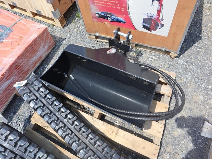 tpm-32"-hydraulic-tilt-bucket-image-3