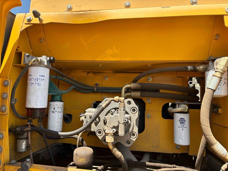 2012-volvo-ec250dl-image-11