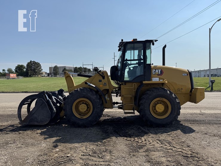 2021-caterpillar-920-image-5