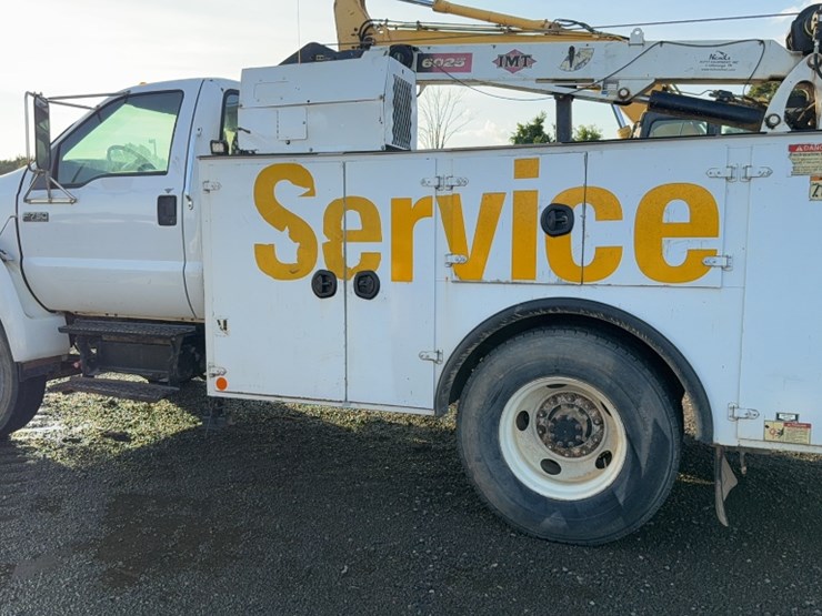 2008-ford-f750-image-13